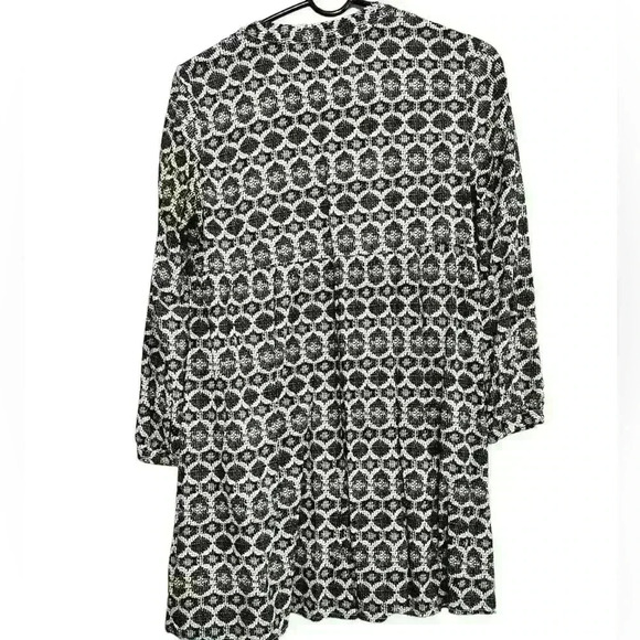 Old Navy, black and white‎ dress. Size small petite. - Picture 2 of 6